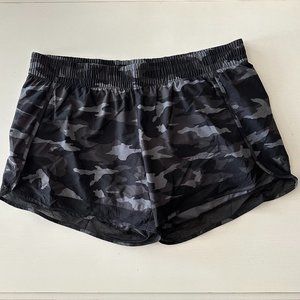 Athleta Mesh Racer Run Short 4" Size XL